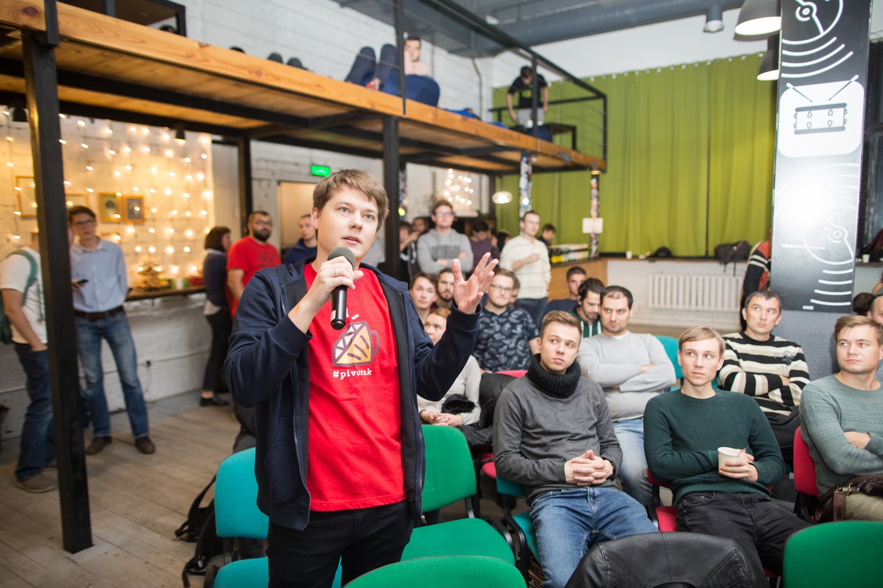 Dima asks a question on Minsk.rb in EventSpace